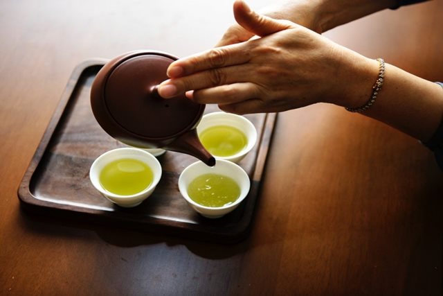 5 tác dụng phụ hay gặp nhất khi uống trà xanh và cách tránh